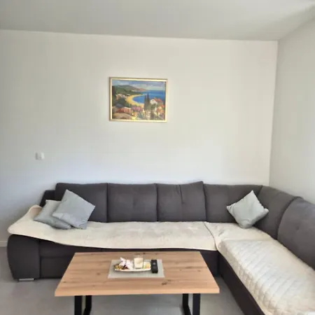 Nikol * أوروبيتش