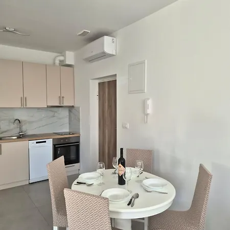 Nikol أوروبيتش